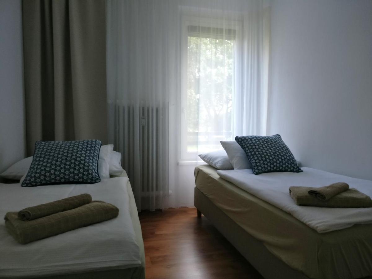 Invalidovna Apartment Прага Екстер'єр фото