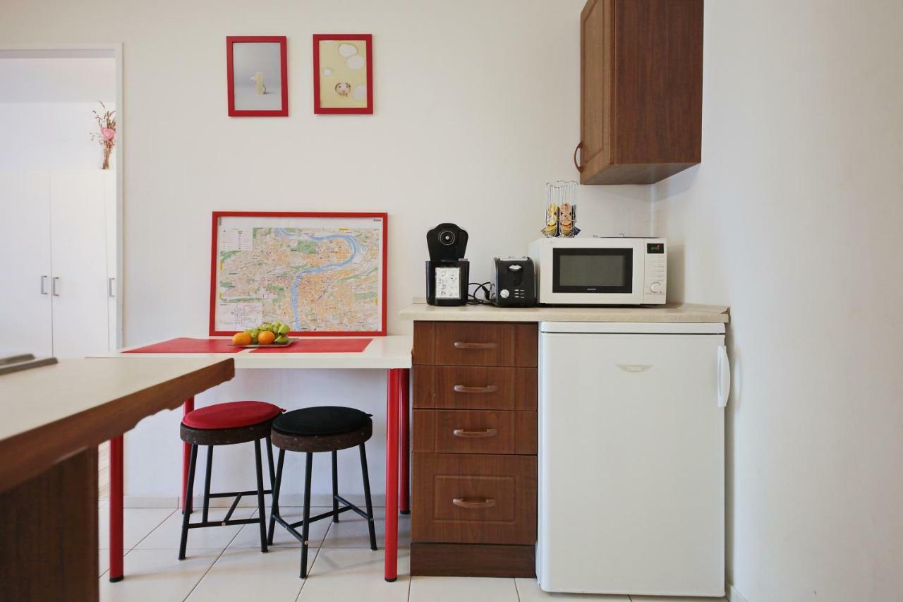 Invalidovna Apartment Прага Екстер'єр фото