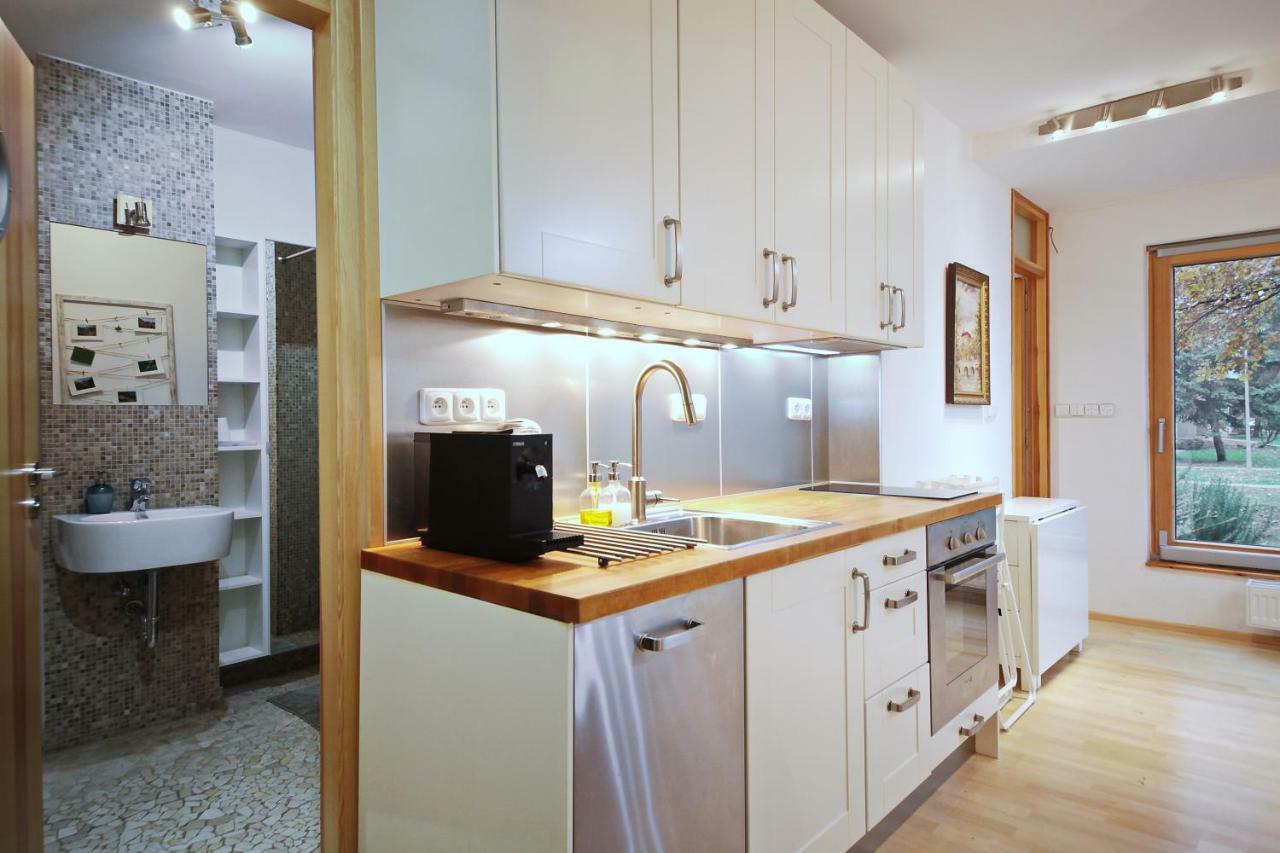 Invalidovna Apartment Прага Екстер'єр фото