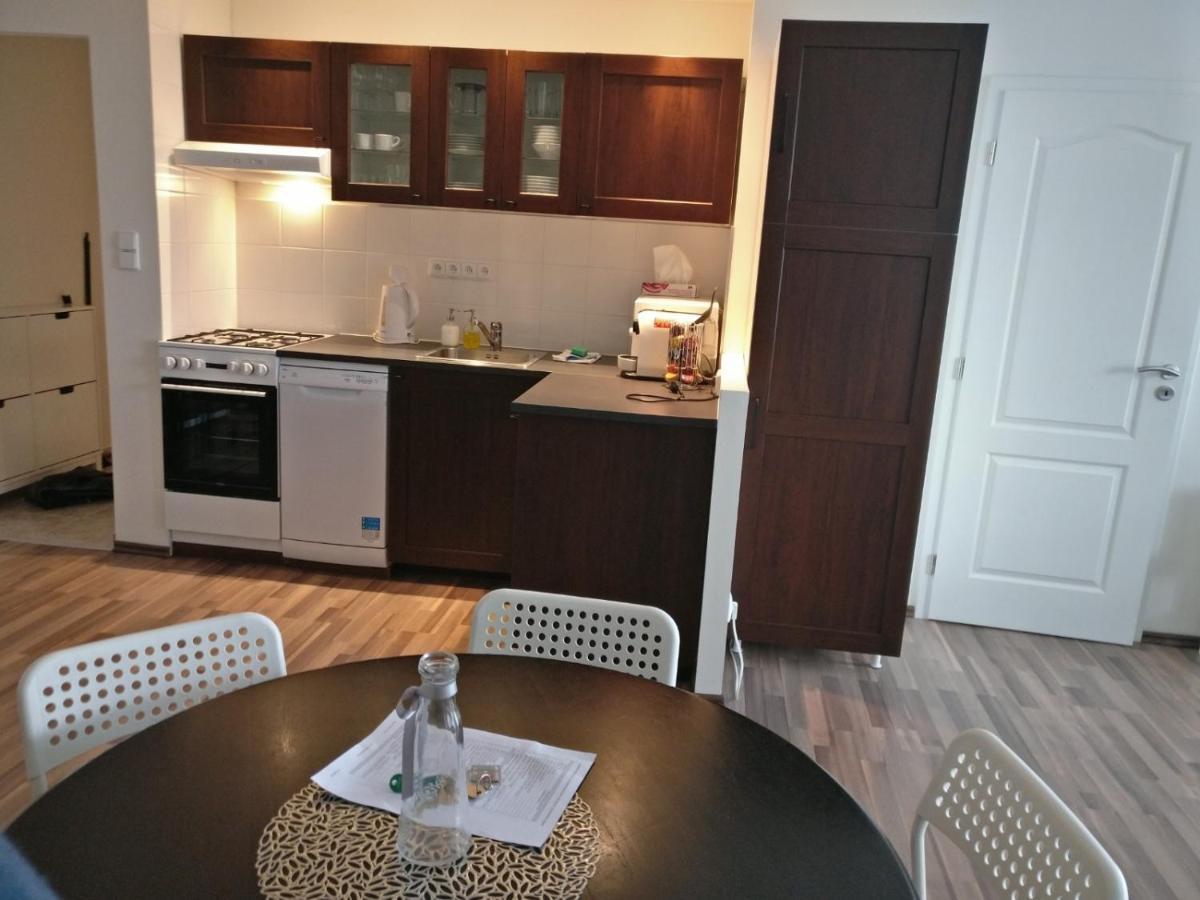Invalidovna Apartment Прага Екстер'єр фото