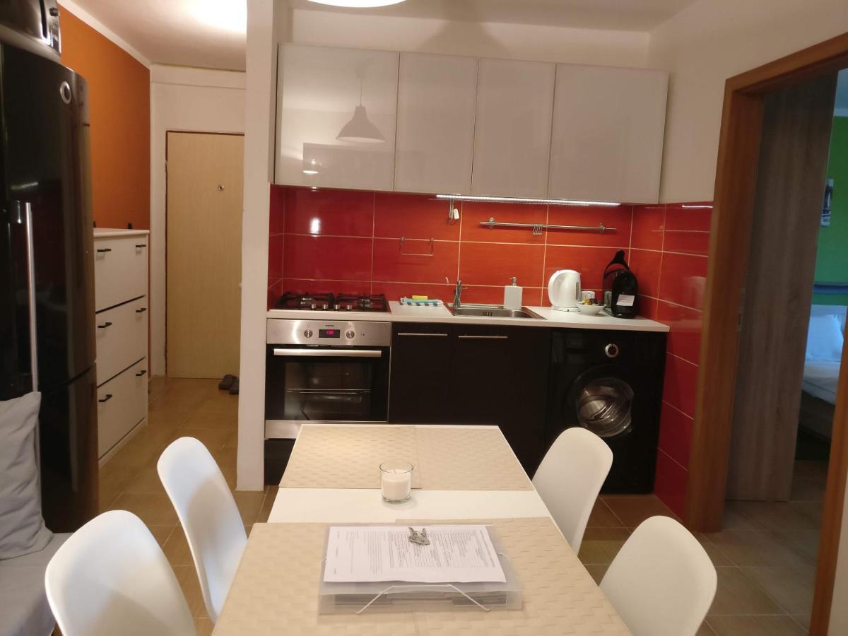 Invalidovna Apartment Прага Екстер'єр фото