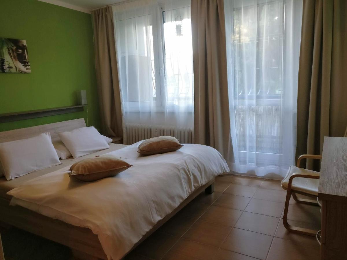 Invalidovna Apartment Прага Екстер'єр фото