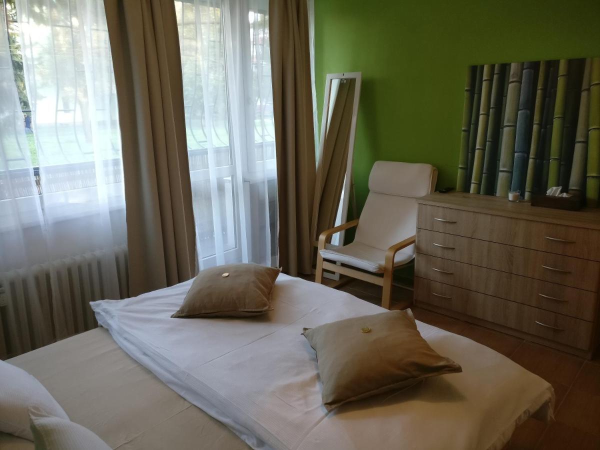 Invalidovna Apartment Прага Екстер'єр фото